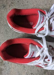 Vintage Reebok Sneakers - White &amp; Red