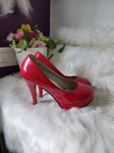 Red 👠