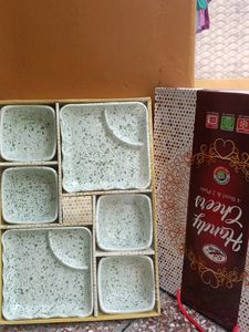 Set of 4 Bowls and 2 plates 🥰🤌 Crockery