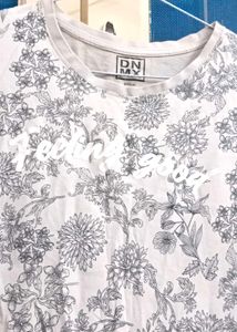 Floral Print Tee🩶🤍