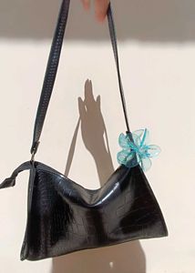 Chic Black Handbag