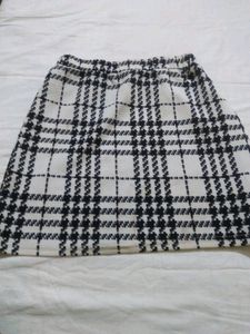 Shein Skirt , Size - Small/Medium Black And White