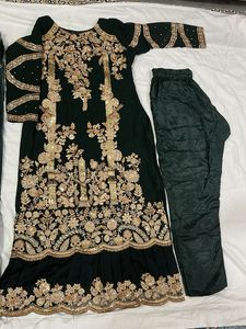 Elegant Green &amp; Gold Embroidered Outfit Pakistani
