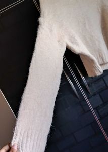 Off-white Boxy Short Sweater