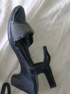 Black Slingback heeled sandals