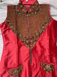 Its A Long Kurti With Front Zip Up to Waist