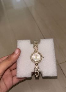 Elegant studded bracelet Women&#39;s Watch