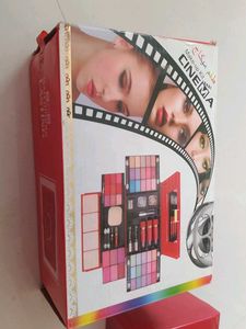 Makup Kits