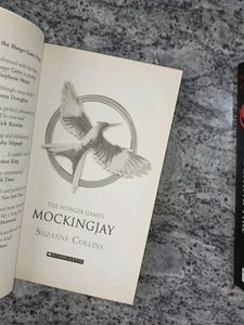 The Hunger Games 2 Books Set Suzanne Collins