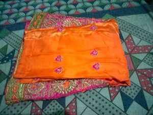 Embrodierd Lehanga choli.