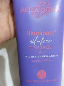 Aqualogica Illuminate+ Oil Free Moisturezer