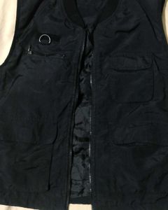 Sleevless Jacket 🧥