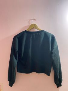 Cropped Black Sweatshirt
