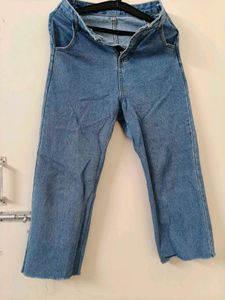 Blue Cropped Jeans