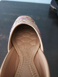 PINK JUTTI LIKE BELLIES