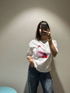 Hello kitty Tee
