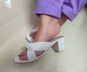 White medium heel