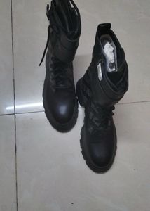 DKNY Brand new leather Black Boots