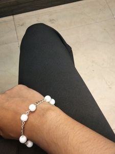 Women&#39;s Matte White Chain Bracelet