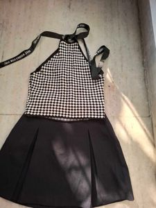 Cute Black &amp; White Halter Neck Top