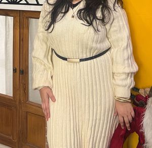 Elegant Knit Midi Dress with Belt