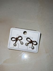 Cute Bow Pearl Earrings