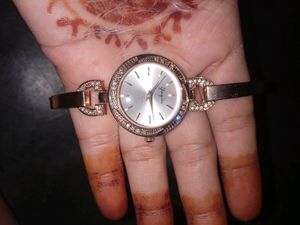 Dhubi Watch