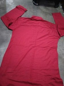 Elegant Men&#39;s Maroon Kurta