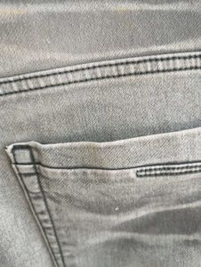 Grey Denim Jeans 👖