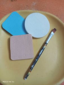 Makeup Sponges - 3 Pack With One Brush