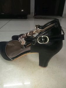Black Chic Heels