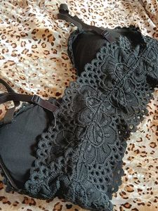 Aeropostale Women’s Sz. L Black Floral Lace
