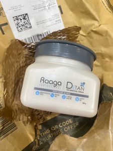 Raaga Professional D Tan Mask