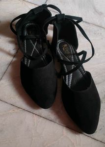 Black Long Dori Flats