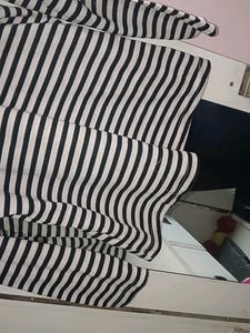 Black And White Full Sleeves T Shirt For Girls