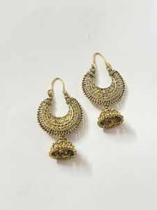 Vintage Gold Jhumka Earrings