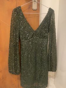 Guess Gorgeous green shimmer outfit size-XS