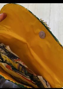 Beautiful Purse Is Back