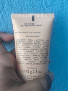 Oriflame Feet Up Refreshing Pink Grape And Kiwi