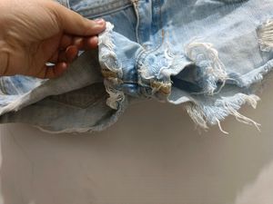 Y2K distressed 🆕