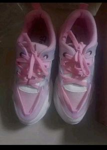 PINK WOMEN SHOES.  SALE PRICE 450rs.