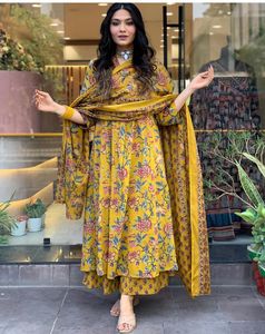 Elegant Floral Kurta Set