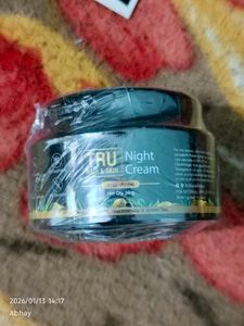 99 closet sale🔥TRU Night Cream With Free Gifts