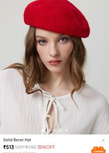 Red Beret Hat ( Worn Once ) ❤️
