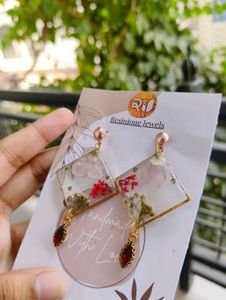 Sophisticated Trendy Resin Earrings ♥️