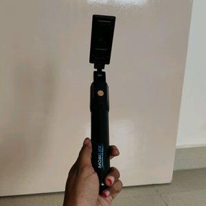 Bluetooth Extendable Selfie Stick with Wireless Re