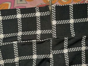 Black &amp; White Grid Print Pencil Skirt