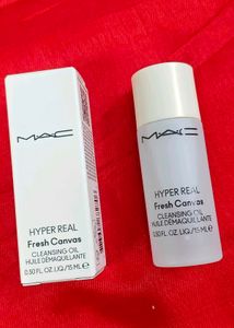 Mac Hyper Real Fresh Canvas Cleansing Oil
