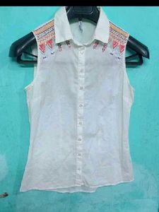 Nack Embroidery Top
