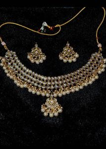 Stunning Kundan Necklace Set